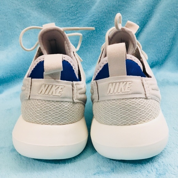 Nike Women's Roshe Two Running Shoe // new in box - Picture 3 of 8